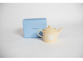 2.75' Wedgwood Primrose Jasperware Ulysses Teapot Signed By Lord Wedgwood