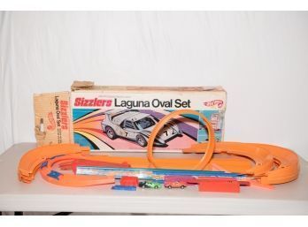 1969 Mattel Hot Wheels Sizzlers Laguna Oval Set