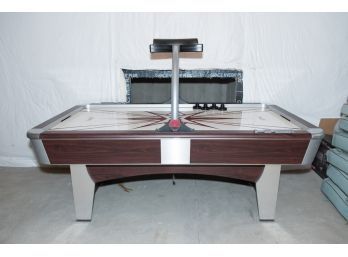 Aeromax Air Hockey Table (Buyer Must Bring Lifting Help To Remove)