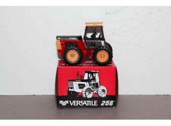 Versatile #256 Toy Tractor 1/32 Scale