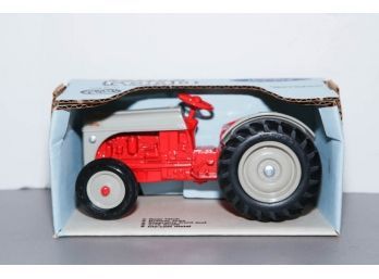 ERTL Ford 8N Tractor 1/16 Scale #843 #3
