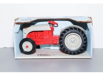 ERTL Ford 8N Tractor 1/16 Scale #843