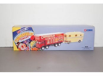 19945Corgi Chipperfields Circus Foden Closed Pole Truck With Caravan