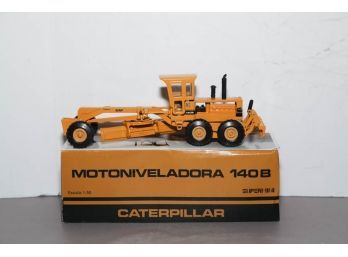 Supermini Caterpillar 140B 1/50 Scale