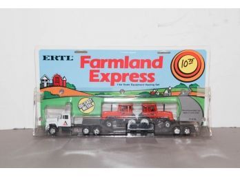 ERTL Farmland Express Allis-chalmers  Equipment Hauling Set 1/64 Scale