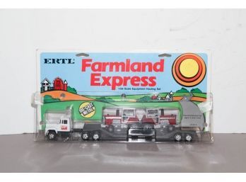 ERTL Farmland Express MF  Equipment Hauling Set 1/64 Scale