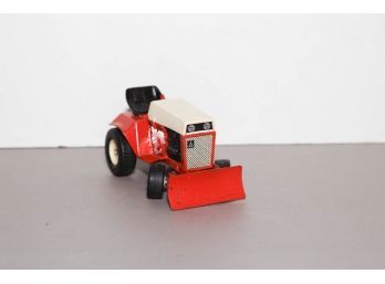 Allis-chalmers Lawn Garden Tractor With Blade 5'