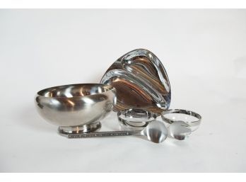 Lot Of Stainless Steel Serving Items Including Salad Bowl And Tongs And Dorothy Thorpe Style Bowls