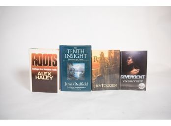 Lot Of 4 Books Including Return Of The King And Divergent