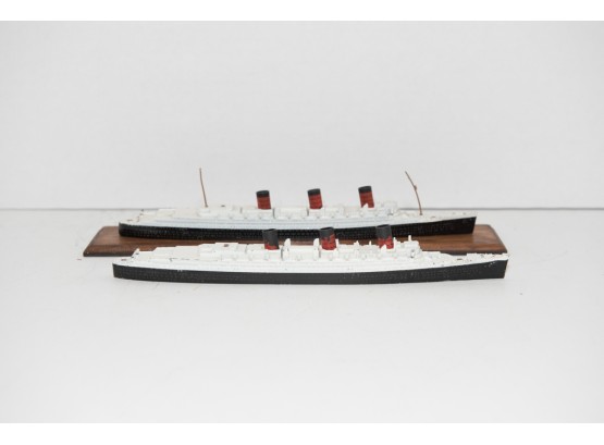 Triang Queen Mary Die Cast Models 10'
