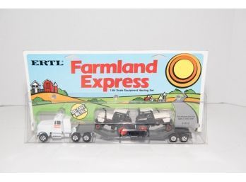 ERTL Farmland Express Case  Hauling Set #1412  1/64 Scale #2