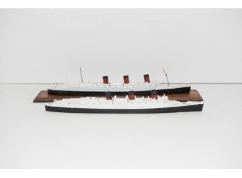 Triang Queen Mary Die Cast Models 10'