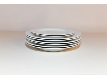 White Crate And Barrel Dinner Plates And 2 Salad Plates
