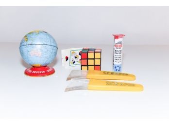 4.5' Advertising World Bank, Rubiks Cube And Scrapers
