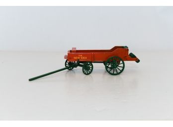 Horse Drawn Spreader Die Cast The New Idea 1/16 Scale