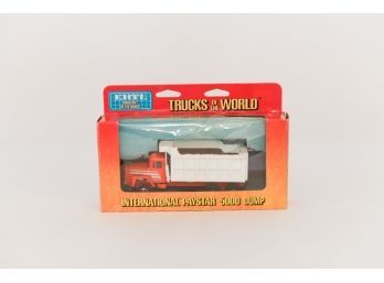 ERTL Trucks Of The World International Paystar 5000 Dump #1 1/64 Scale