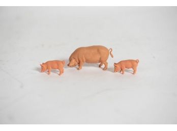 2' Britains Pig Family