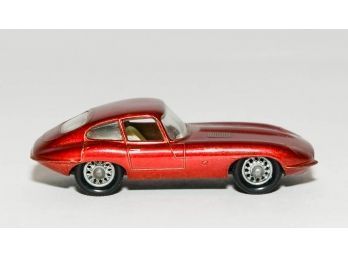 Lesney 'E' Type Red Jaguar No.32 Die Cast #4