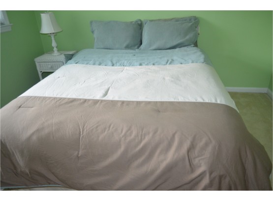 Full Size Reversible Comforter Set With Shams