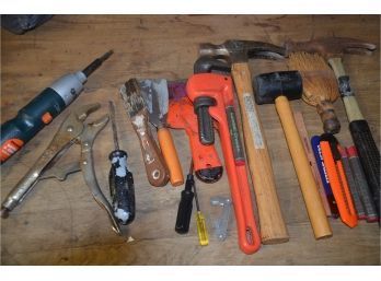 (#4) Handy Tools Assortment - Hammer, Vice Grip Plier
