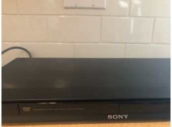 Sony DVD/CD Player DVP-NS57P With Booklet