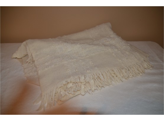 (#49) Off-white Machine Knitted Throw Blanket 64x46