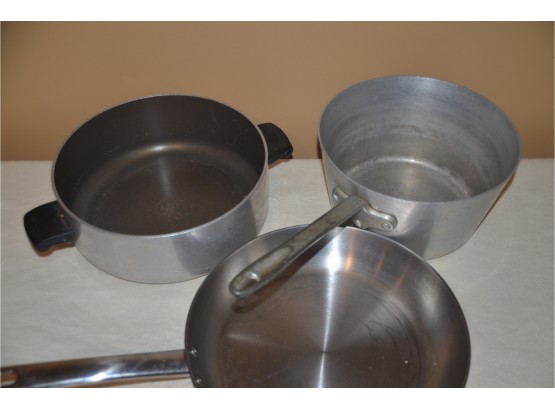 (#44) Cookware Pots And Pans (3)