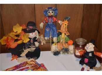 (#60) Halloween Decor, Cookie Cutters, Plastic Table Cloth