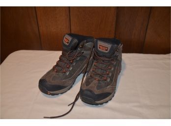 (#170) Hiking Smith's Boot Size 9