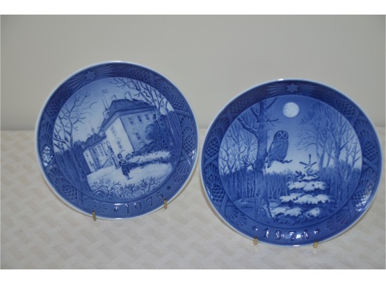 (#40) Royal Copenhagen 'Winter Twilight 1974' And 'The Queens Christmas Residence 1975' Decorative Plates