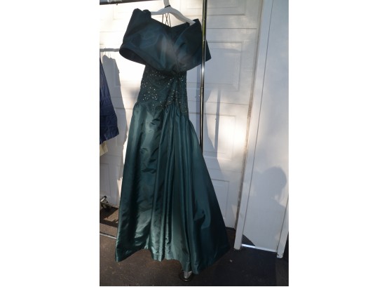 Emerald Green Gown About Size 10 Have Matching Shoes