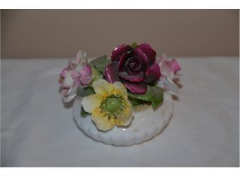 (#33) Radnor Staffordshire England Bone China Floral Bouquet (one Flower Missing)