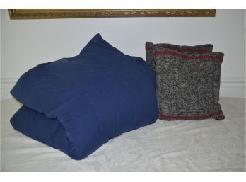 (#93) Full/queen Navy Comforter And 2 Decorative Sweater Zippered Pillows