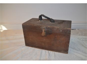 (#130) Vintage Wood Tool Box 18x9.5x10