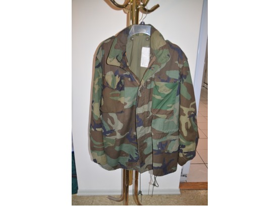 (#187) Mens Camouflage Army Jacket Size Medium