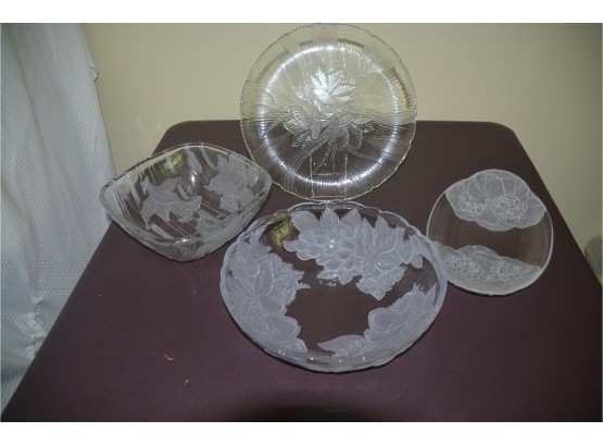 (#97) Serving Glass Bowls And Platters (4)