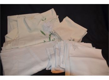 (#62) Dining Table Linens And Napkins (lilly Slight Stained, Cream Cloth, 12 New Napkins)