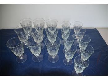(#155) Crystal Wine Glasses (9 Red And 9 White Wine)