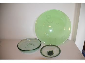 (#103) Green Glass Platter And Bowls
