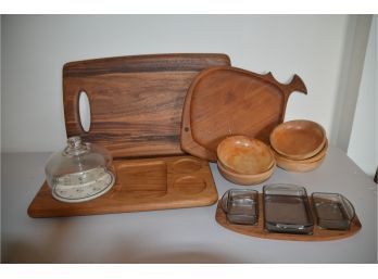 (#122) Wooden Bowls, Relish Dish, Teak Cutting Board, And Cheese Board