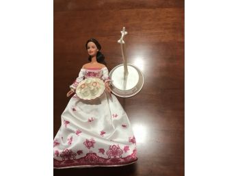 (16D) 2000 Mattel Barbie Victorian Doll With Tea Set