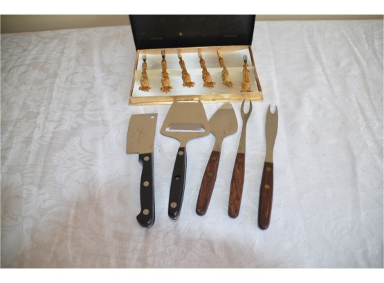 (#89) Cocktail Forks In Case, Cheese Servers