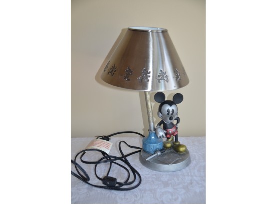 (#228) Mickey Desk Lamp Metal Shade Resin Mickey 16'H