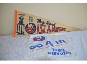 (#142) Pendant NY Islanders Stanley Cup Championship 1979-82 And Towel 1983 Playoff