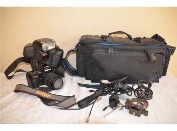 (#111) Nikon Camera N90 Sigma Lens 70-210mm Flash Nikon Speed Light SB-25 With Camera Bag