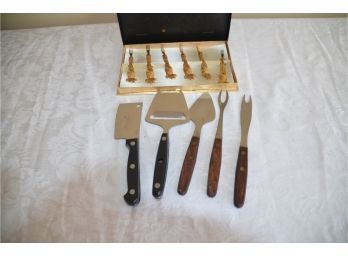 (#89) Cocktail Forks In Case, Cheese Servers