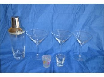 (#39) Martini Glass Home Essential And Shaker With Shot Glasses