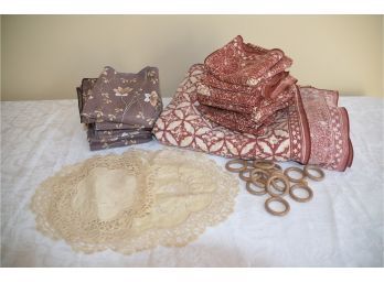 (#93) Vintage Table Linens And Napkins With Napkin Rings, Lace Dollie
