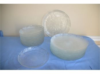 (#235) Serve Of 12 Glass Dinner Plates And Soup / Salad Bowls 24 Pieces
