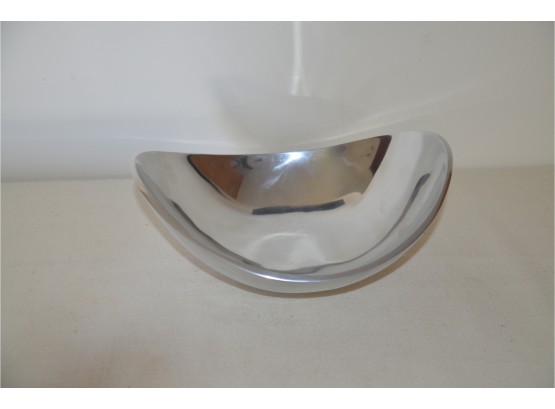 (#117) Silver Aluminum Decorative Bowl 10' Long